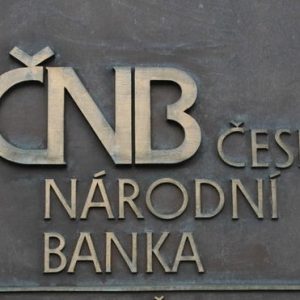 ČNB chce lidem ztížit půjčky, bankám nařídila dát stranou dvacetimiliardové krizovné