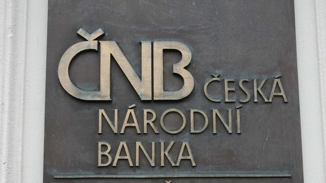 ČNB chce lidem ztížit půjčky, bankám nařídila dát stranou dvacetimiliardové krizovné
